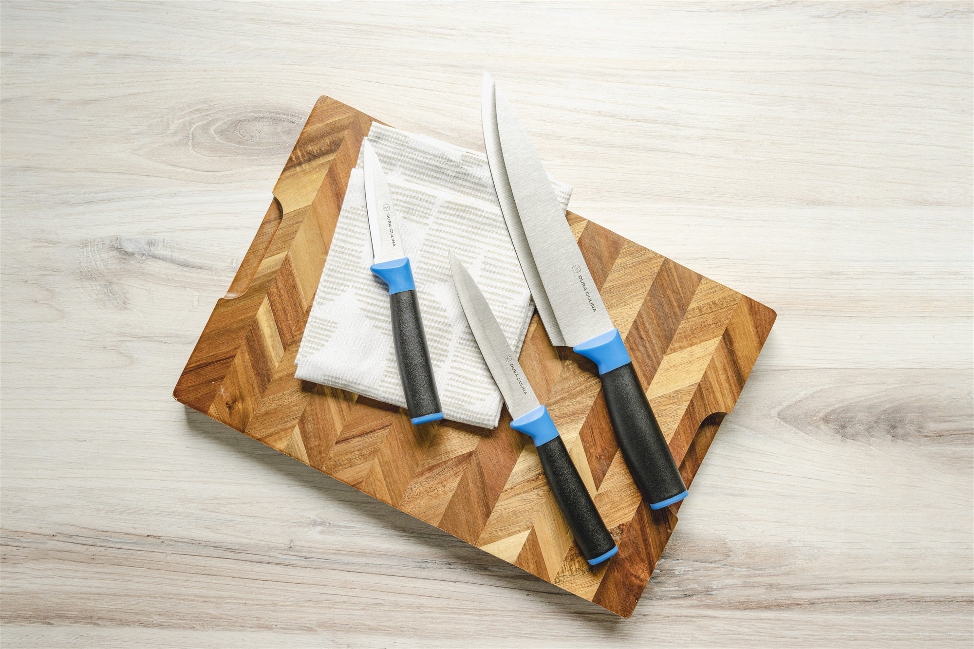 Duo-Grip 3 Piece Kitchen Knife Set With Blade Guards, Blue